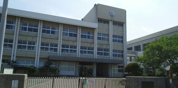 周辺環境(市立小学校さんまで930m)