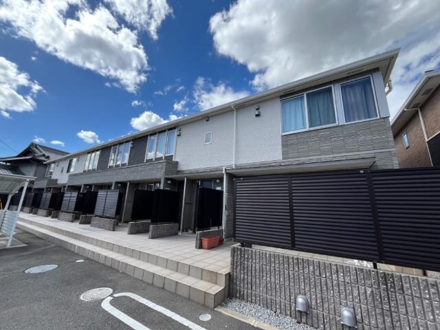 物件外観写真2　(外観写真（昼）)