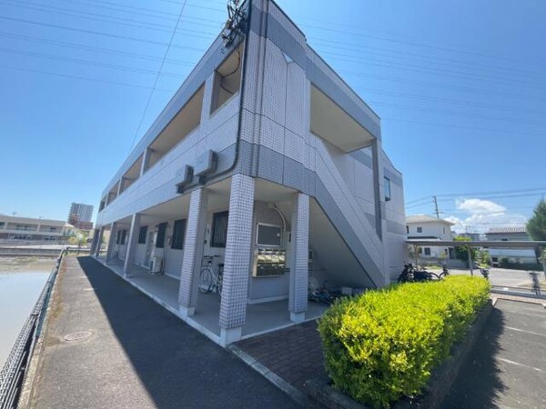 駐車場(外観写真（昼）)