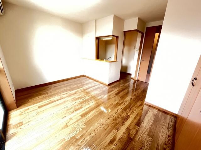 物件内観写真12　(リビング)