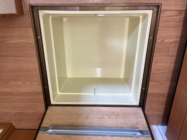 収納(床下収納)