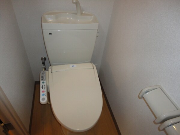 トイレ(シャワー付トイレ)