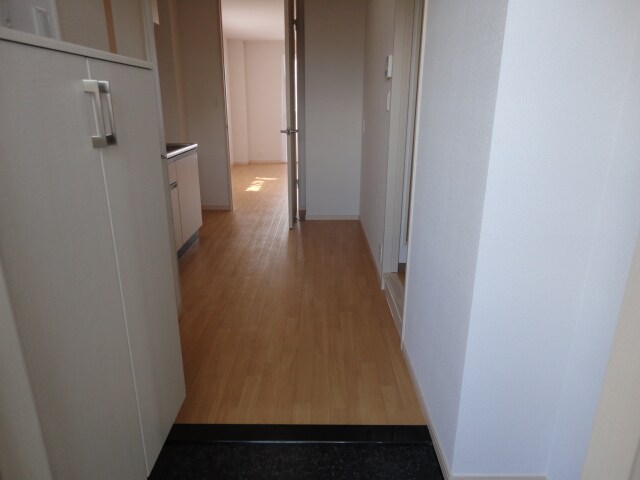 物件内観写真24　(廊下)