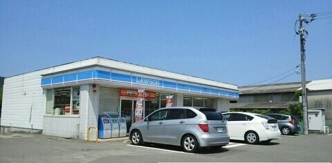 物件外観写真7　(ローソンさんまで1090m)