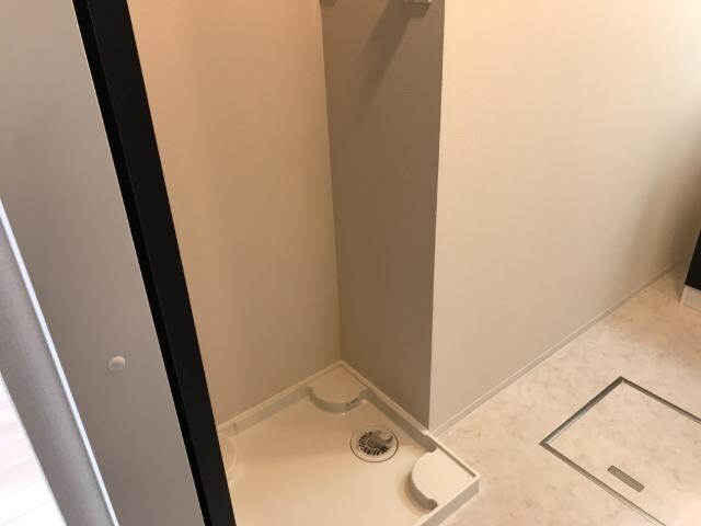 物件内観写真10　(洗濯機置場)