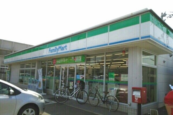 周辺環境(ファミリーマート高松町店まで1370m)