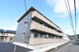 ドヌール・エスパース B棟外観写真