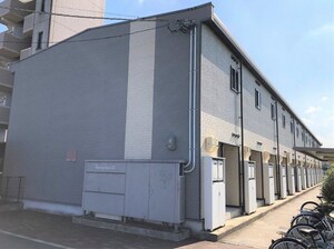 レオパレス花外観写真