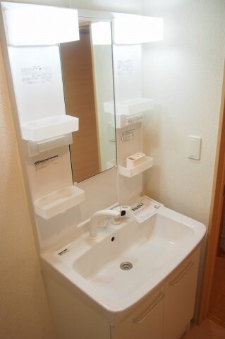 物件内観写真15　(使いやすい洗面所です)