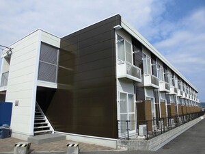 レオパレス由良外観写真