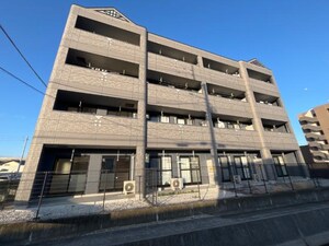 ロイヤルコーポ中川外観写真