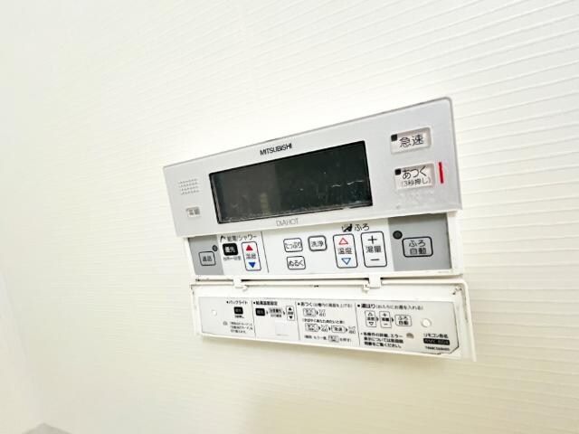 物件内観写真22　(バスの中ノパネル)