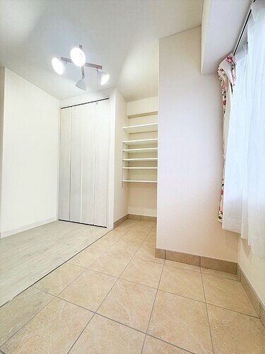 物件内観写真8　(多目的スペース)