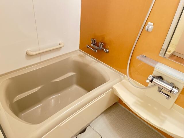 物件内観写真12　(ユニットバス)