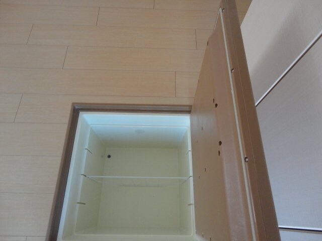 物件内観写真26　(床下収納)