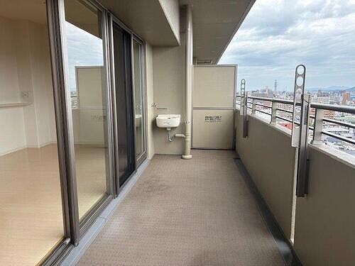 物件内観写真11　(バルコニー（原状回復工事後2025/10）)