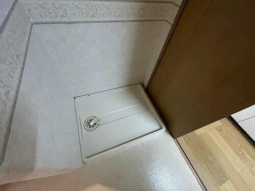 物件内観写真9　(室内洗濯機置き場（原状回復工事後2025/9）)