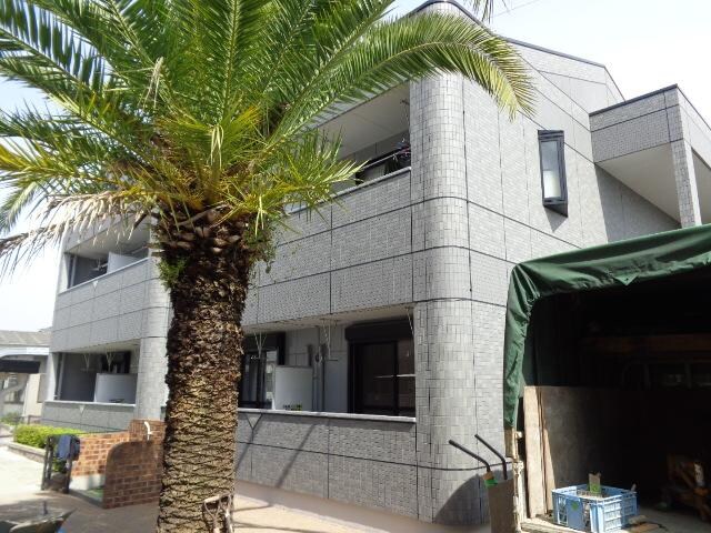 物件外観写真2　(外観写真（昼）)