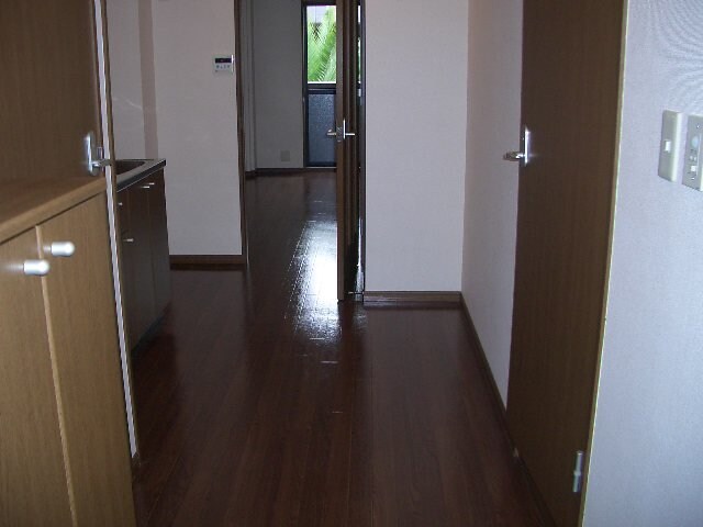 物件内観写真16　(玄関)