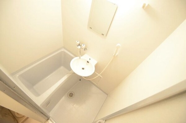 浴室(備品や設備仕様は号室等により異なります現地をご確認下さい。)