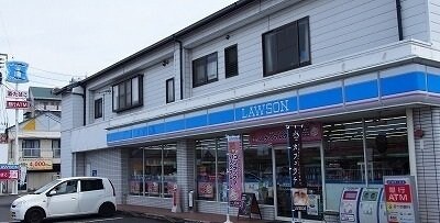 物件外観写真3　(ローソン三木町役場前店さんまで240m)