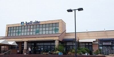 物件外観写真4　(ベルシティ三木店さんまで400m)