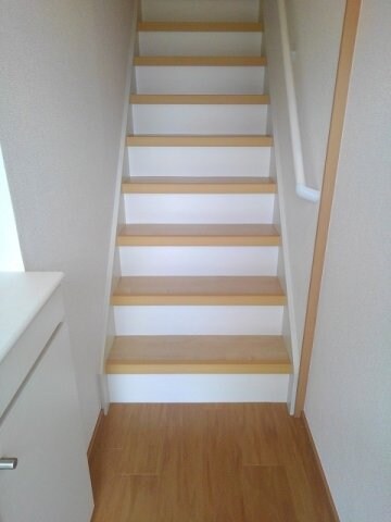 物件内観写真14　(きれいな玄関です)