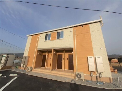 物件外観写真1　(きれいな外観です)