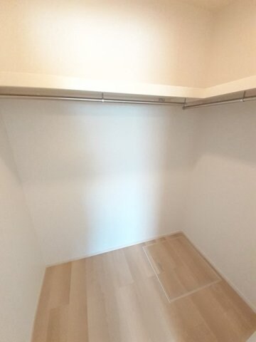 物件内観写真14　(便利な収納スペースです)