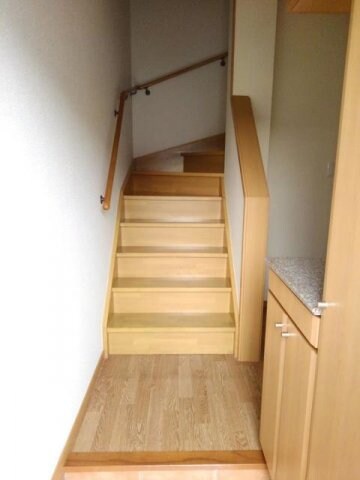 物件内観写真15　(明るい玄関です)