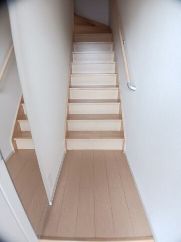 物件内観写真15　(落ち着いた玄関です)