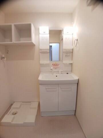 物件内観写真17　(コンパクトで使いやすい洗面所)