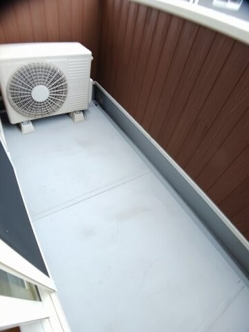 物件内観写真18　(バルコニーからの眺めを楽しみながら食事をしませんか)