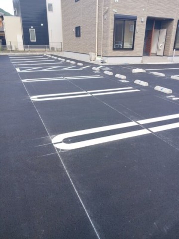 駐車場(駐車場に車を止められます)