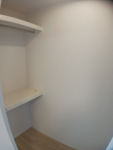 物件内観写真14　(小物を収納するのに便利です)
