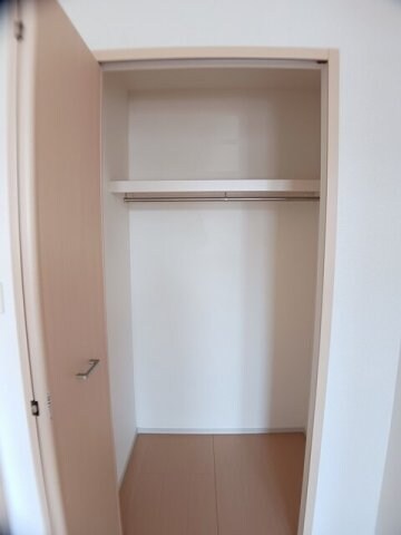 物件内観写真14　(収納スペース豊富です)