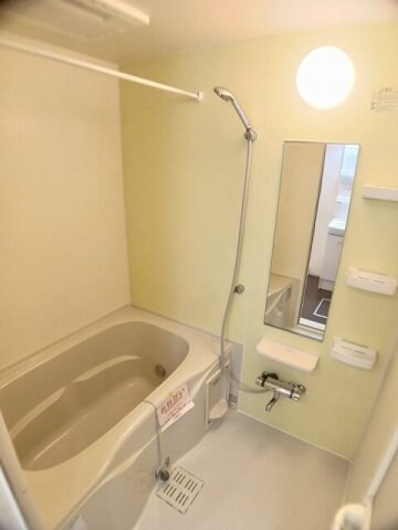 物件内観写真11　(日々の暮らしに欠かせないお風呂です)