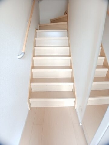 物件内観写真15　(収納もある玄関です)