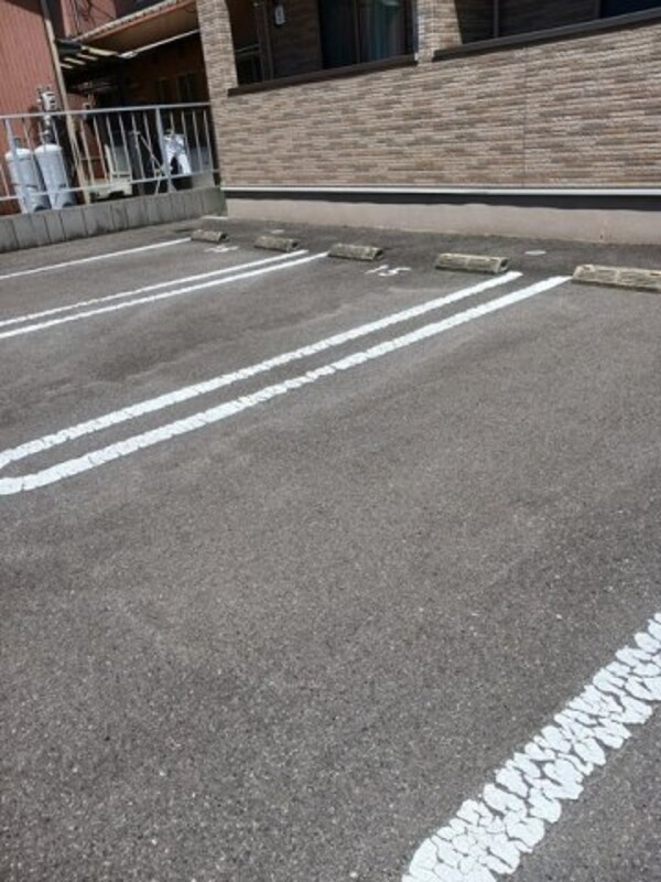 駐車場(駐車場です)