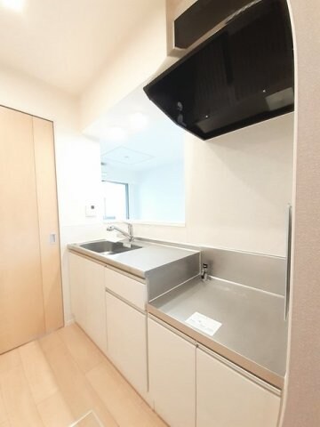 物件内観写真10　(コンパクトなキッチンで掃除もラクラク)