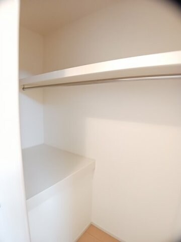 物件内観写真14　(収納スペース豊富です)