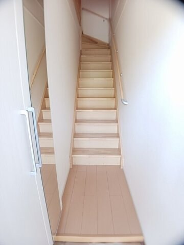 物件内観写真15　(きれいな玄関です)