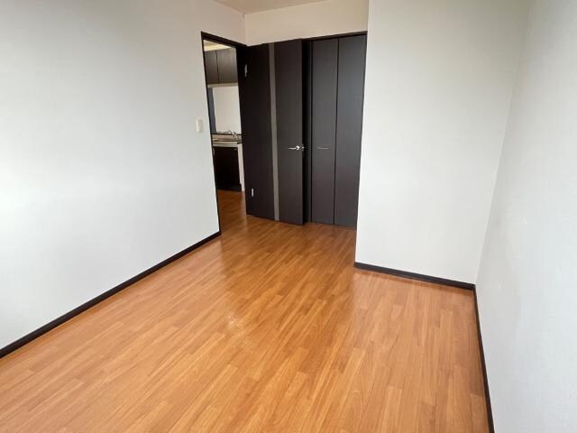 物件内観写真3　(洋室)