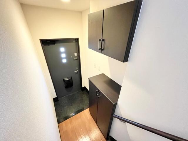 物件内観写真15　(玄関)