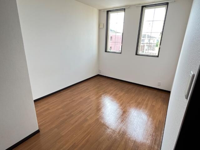 物件内観写真16　(洋室)