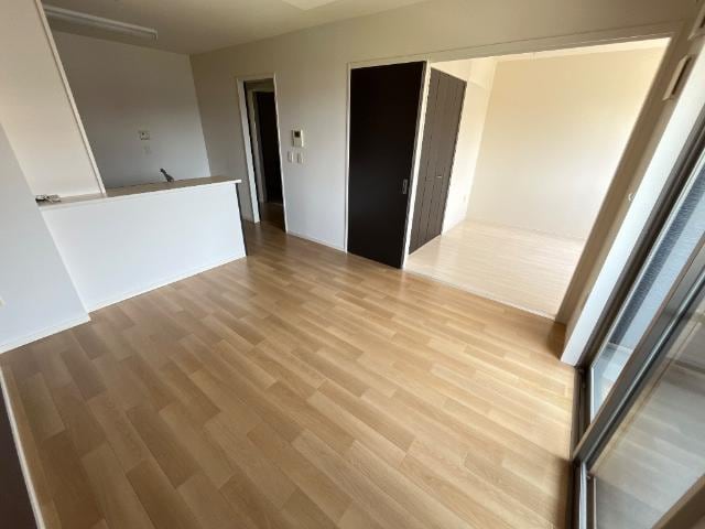 物件内観写真3　(リビング)