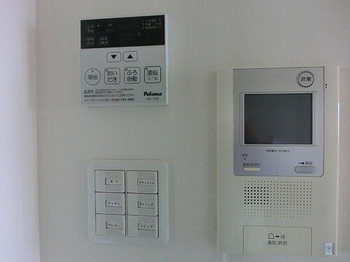 物件内観写真7　(TVモニタ付きインターホン)