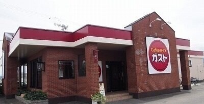 物件外観写真5　(ガスト三木店さんまで750m)