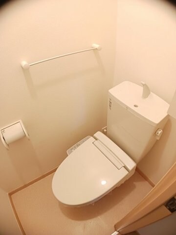 物件内観写真16　(清潔感のあるトイレです)