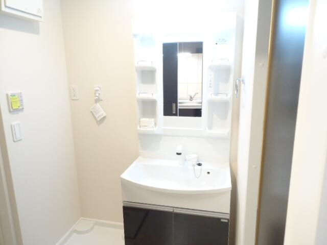 物件内観写真14　(洗髪洗面化粧台)